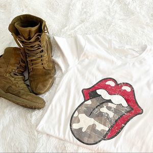 Rock ‘n Roll Camo Tongue Adult Graphic Tee, Men’s Medium